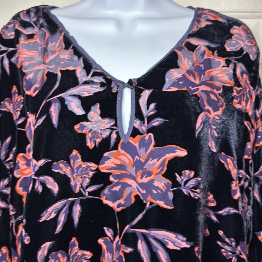 Sundance Catalog Dark Thorn Burnout Velvet Top LP